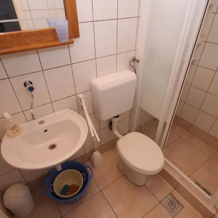 By The Sea Zaklopatica, - 8346 *