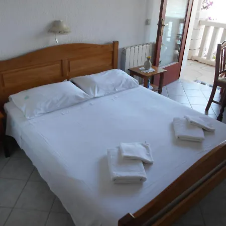 By The Sea Zaklopatica, - 8346 * Lastovo